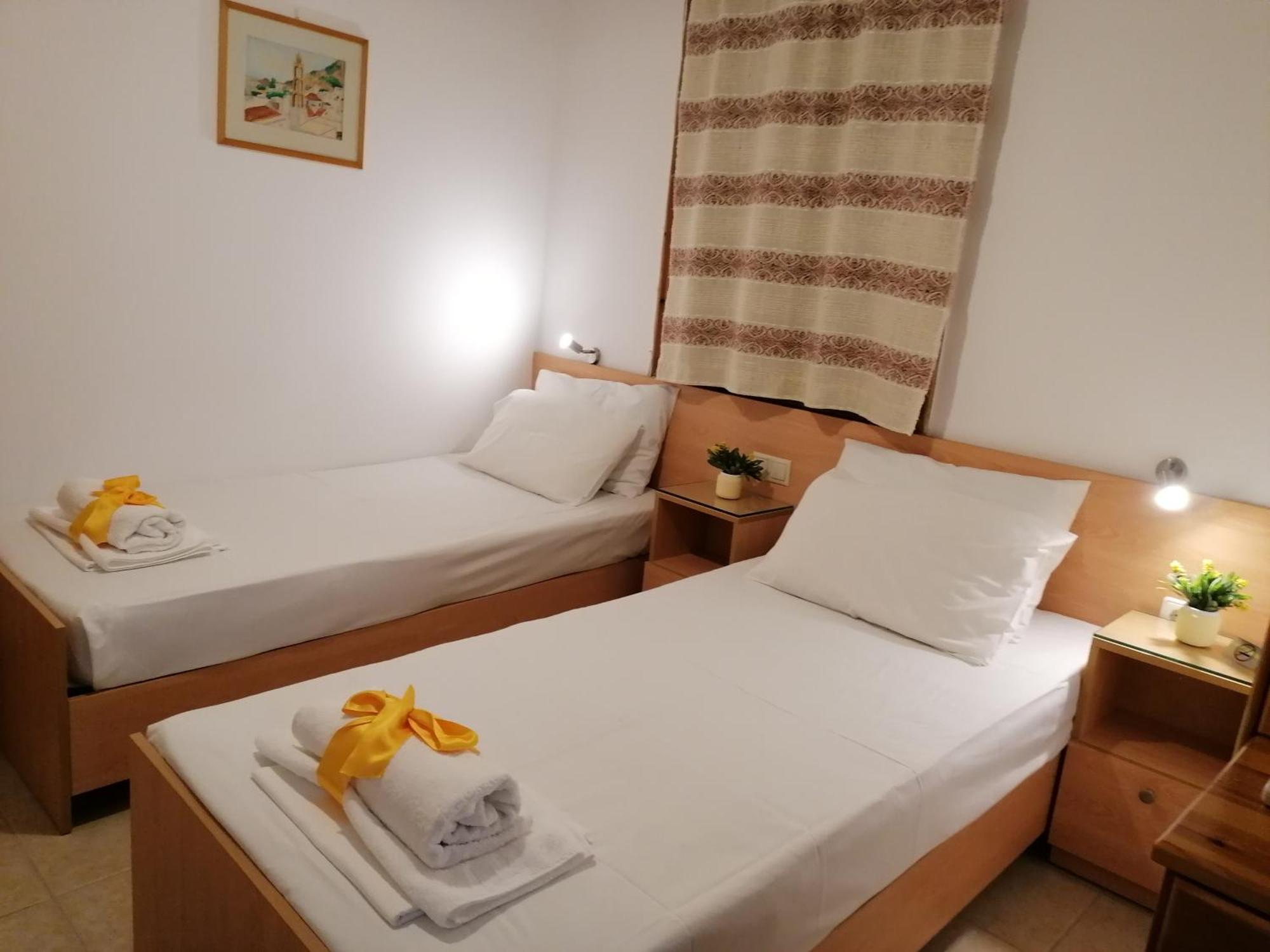 Fofi Apartments Sými Eksteriør bilde