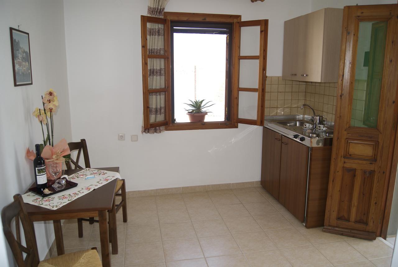 Fofi Apartments Sými Eksteriør bilde